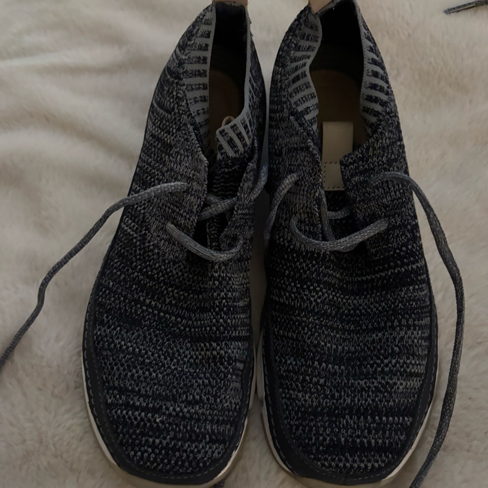 Women’s Clark’s casual shoes 2 pr one black & one light gray.